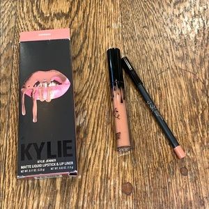 Kylie lip kit in exposed